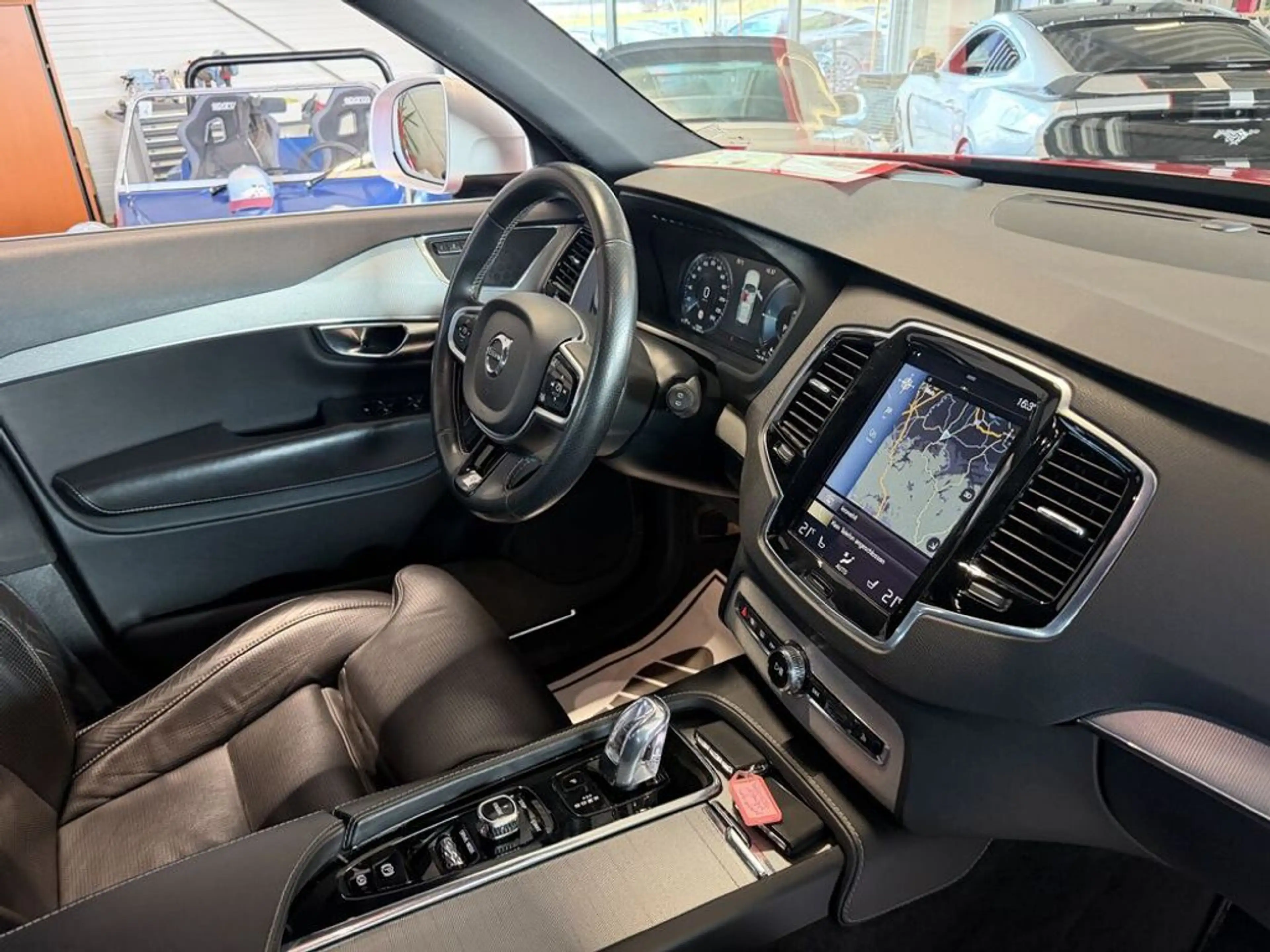 Volvo XC90 R-Design Hybrid AWD -7. Sitze *1. Besitz* — photo 15
