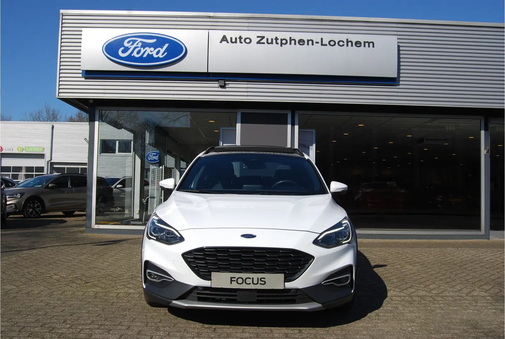 Ford Focus Wagon 1.0 EcoBoost Hybrid 155PK Active X Business Blanc - 2