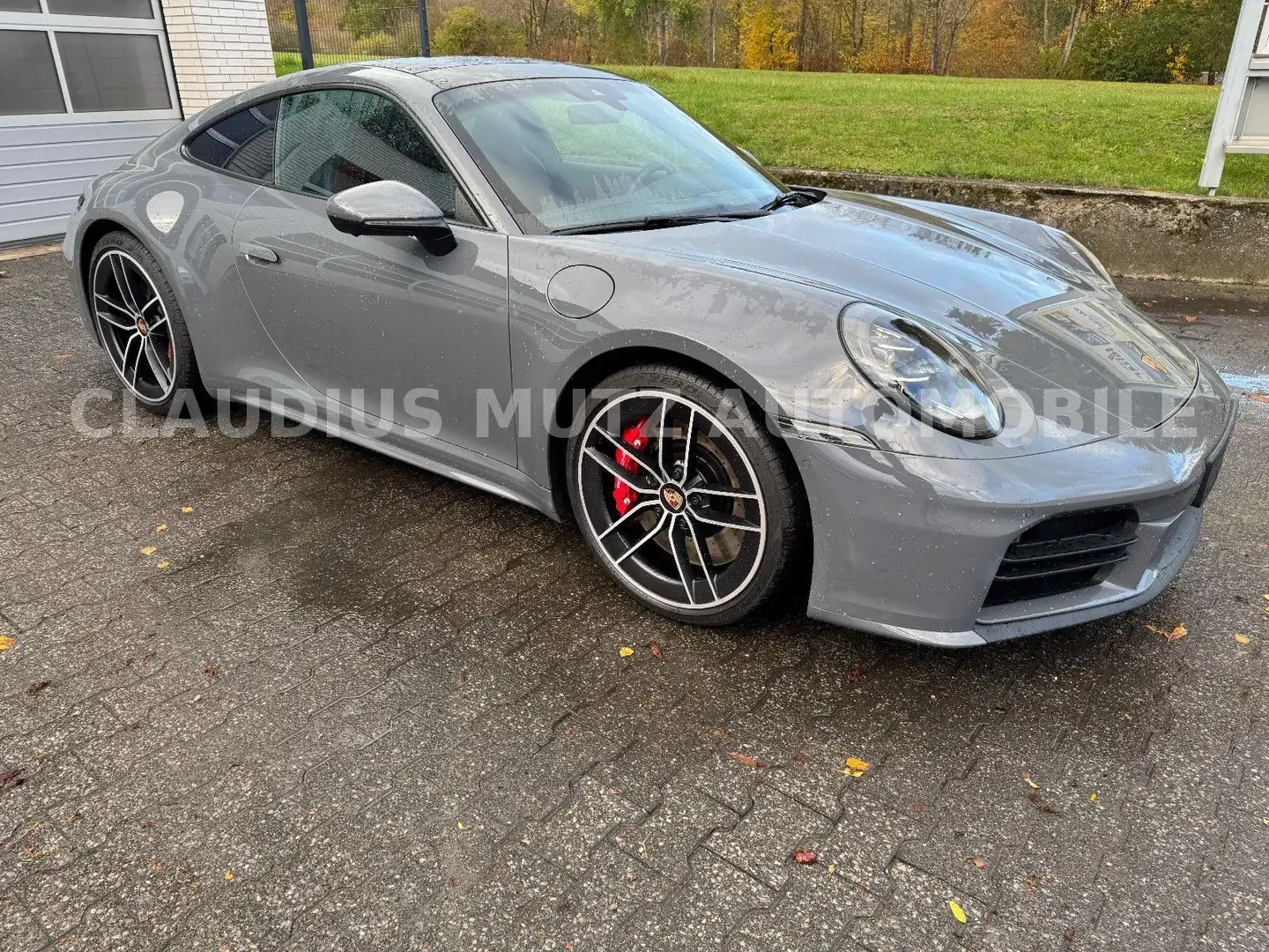 Porsche 992 .2 S Coupé ° GRAU / ROT ° SPORT DESIGN ° VOLL Grau - 2