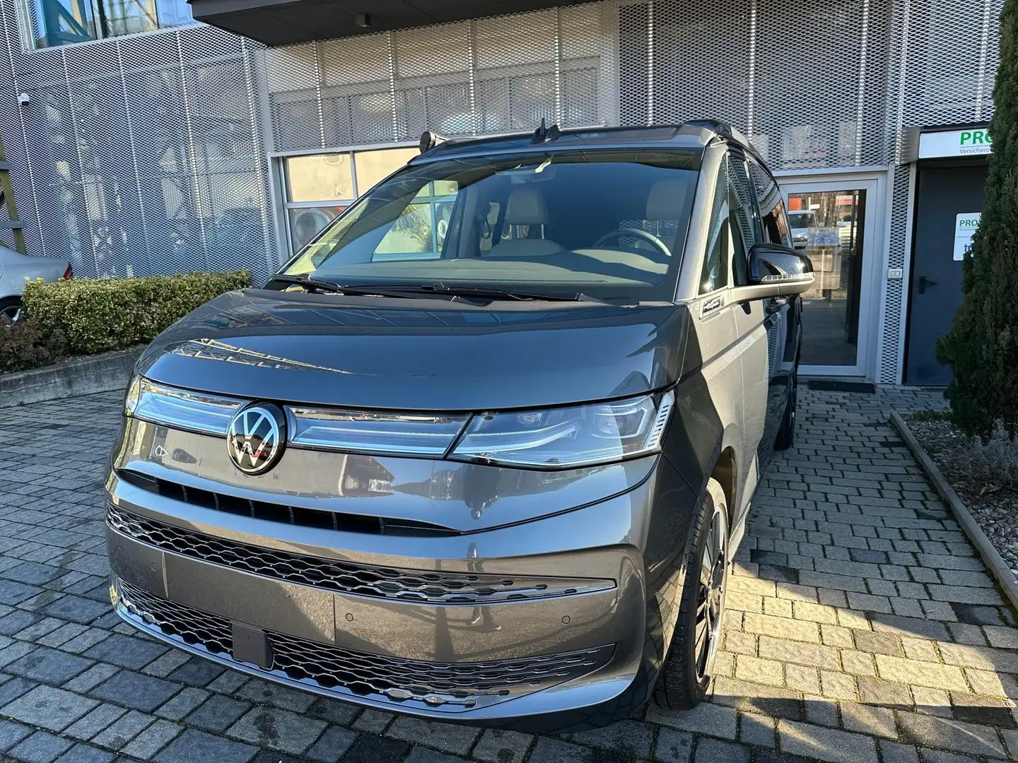 Volkswagen T7 California 2.0 TDI OCEAN **DA ORDINARE** - 5/6 MESI Weiß - 1
