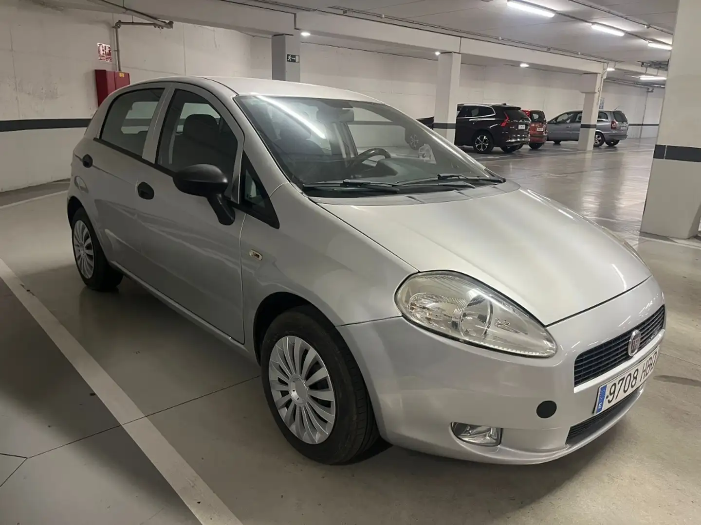 Fiat Grande Punto 1.3Mjt Active Serie 5 S&S Silber - 1