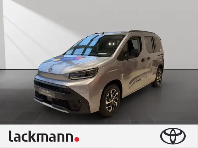 Toyota Proace City Verso Teamplayer L1 50 kWh Vollelektrisch