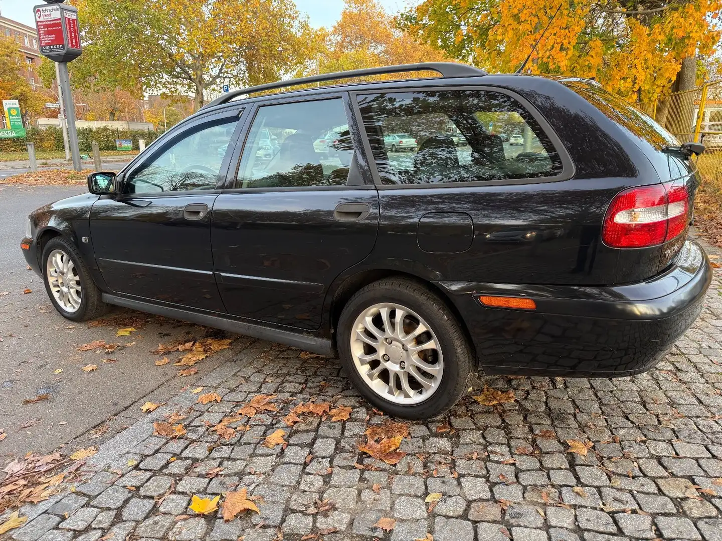 Volvo V40 Classic Limited Edition 1.6 Sport Schwarz - 2
