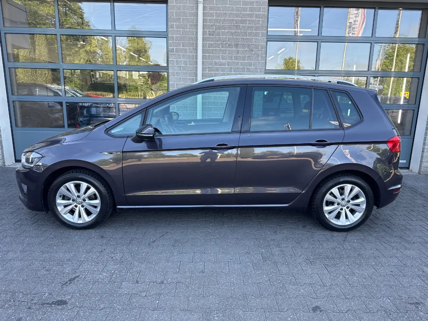 Volkswagen Golf Sportsvan 1.2 TSI Business Edition | STOELVERWARMING | ELEK Paars - 2