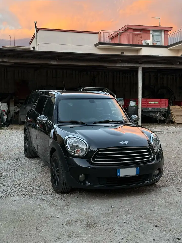 MINI Cooper D Countryman 1.6 all4 — photo 1 of 11