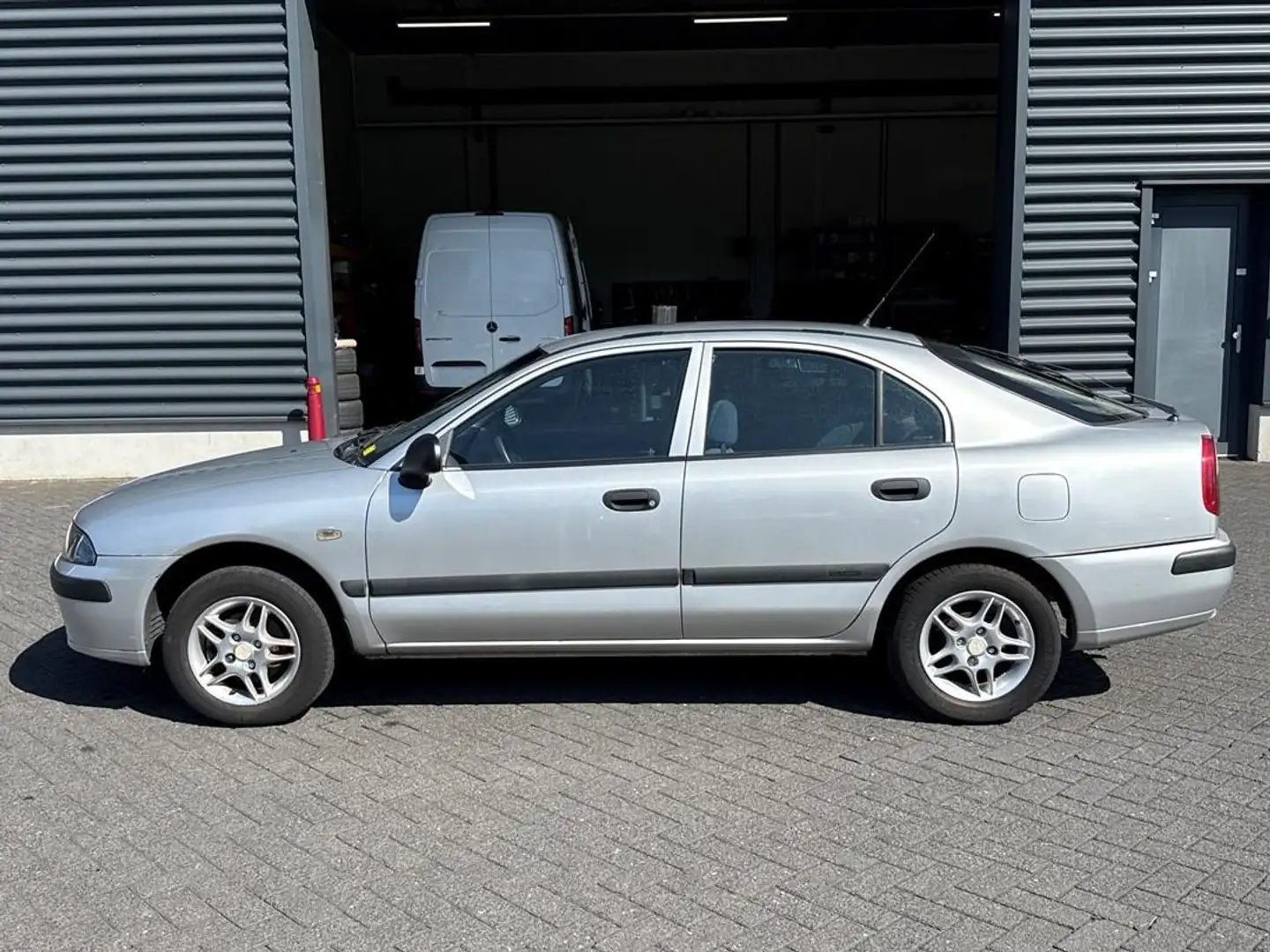 Mitsubishi Carisma 1.6 Classic , airco , trekhaak Gri - 2