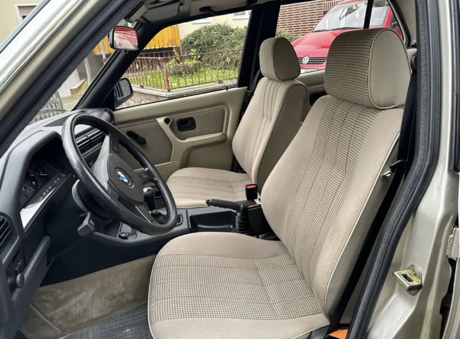 BMW 320 I Beige - 2