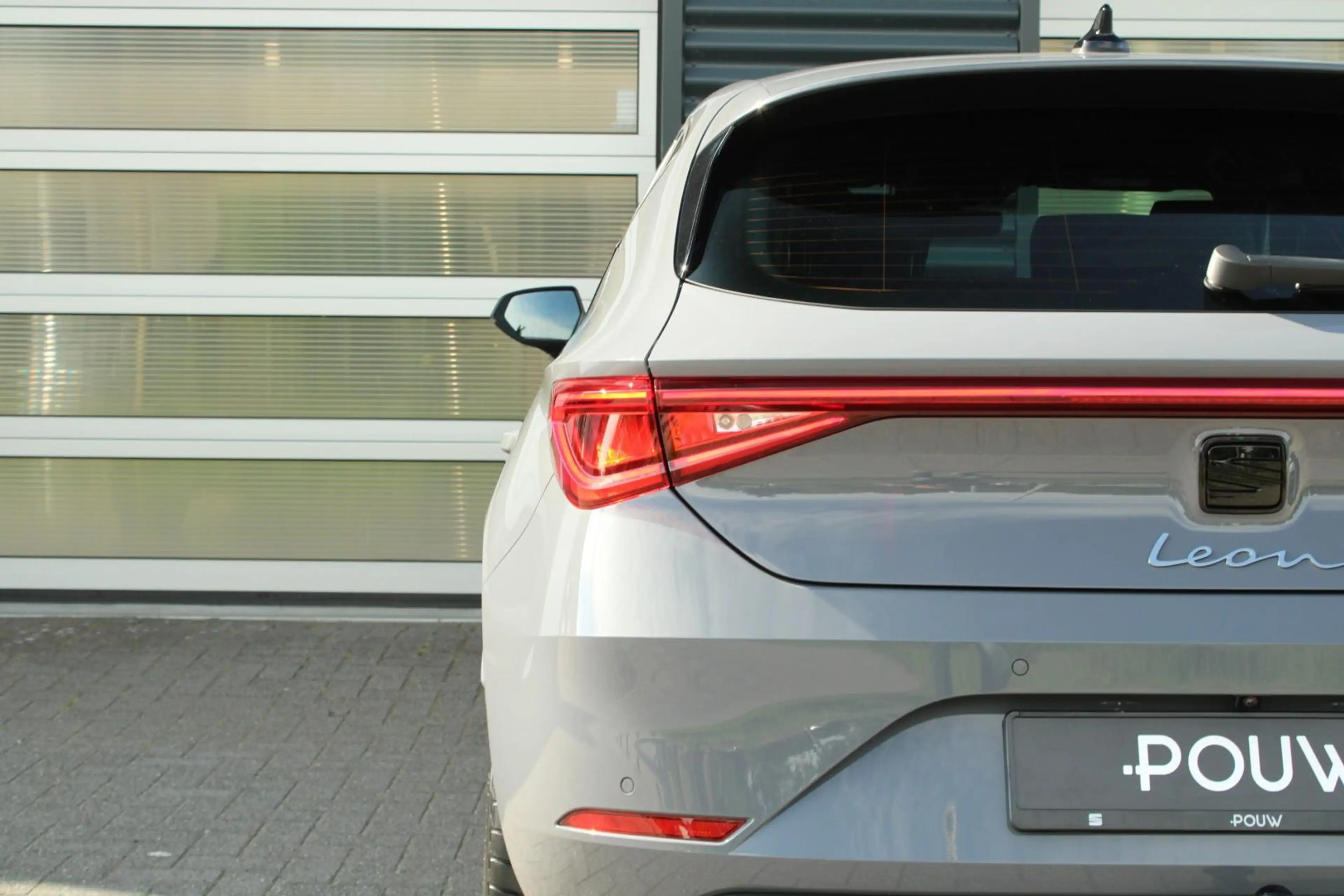 SEAT Leon e-Hybrid 1.5 TSI 204pk DSG FR Business | LMV 18'' | Trekhaa — photo 14