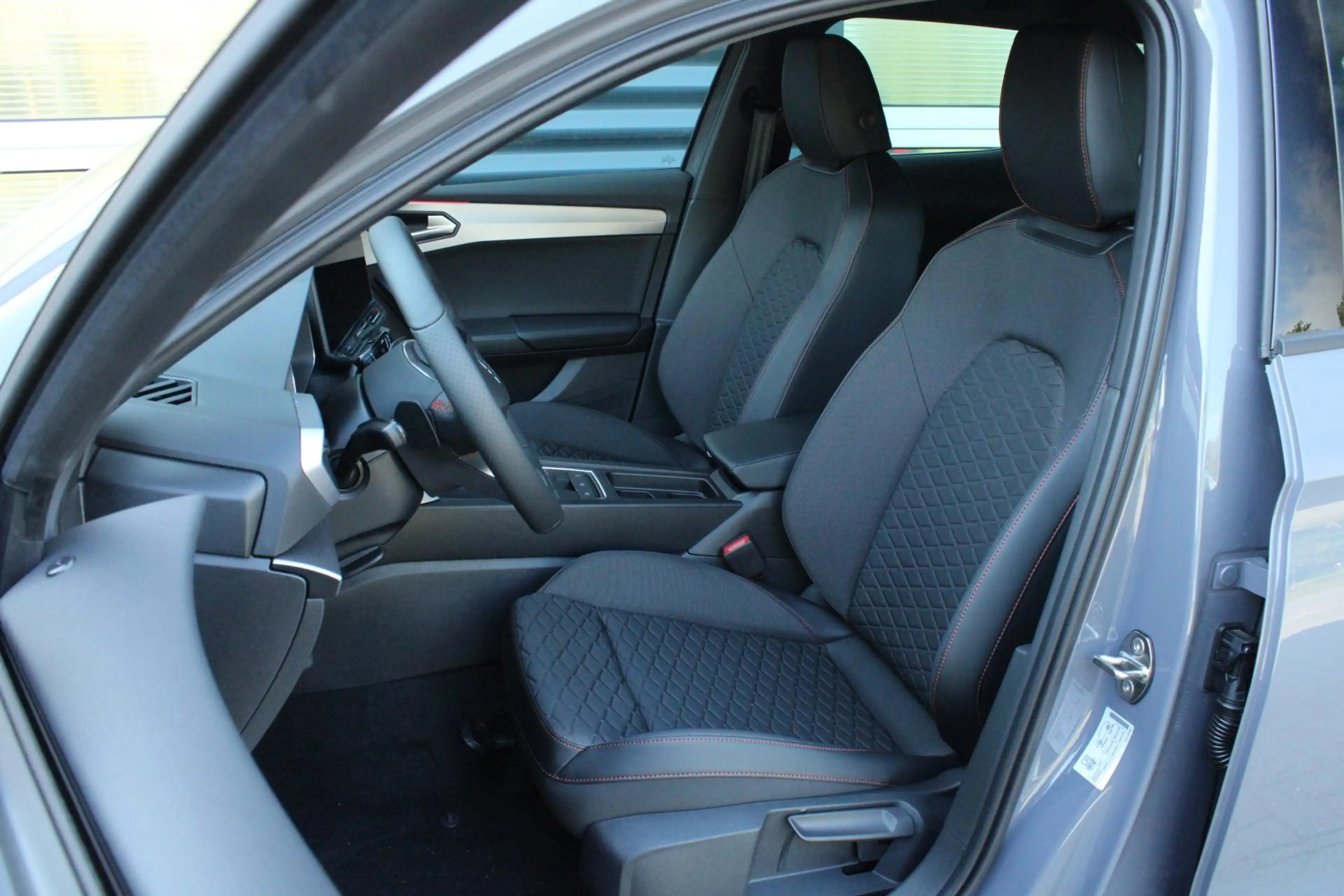 SEAT Leon e-Hybrid 1.5 TSI 204pk DSG FR Business | LMV 18'' | Trekhaa — photo 4