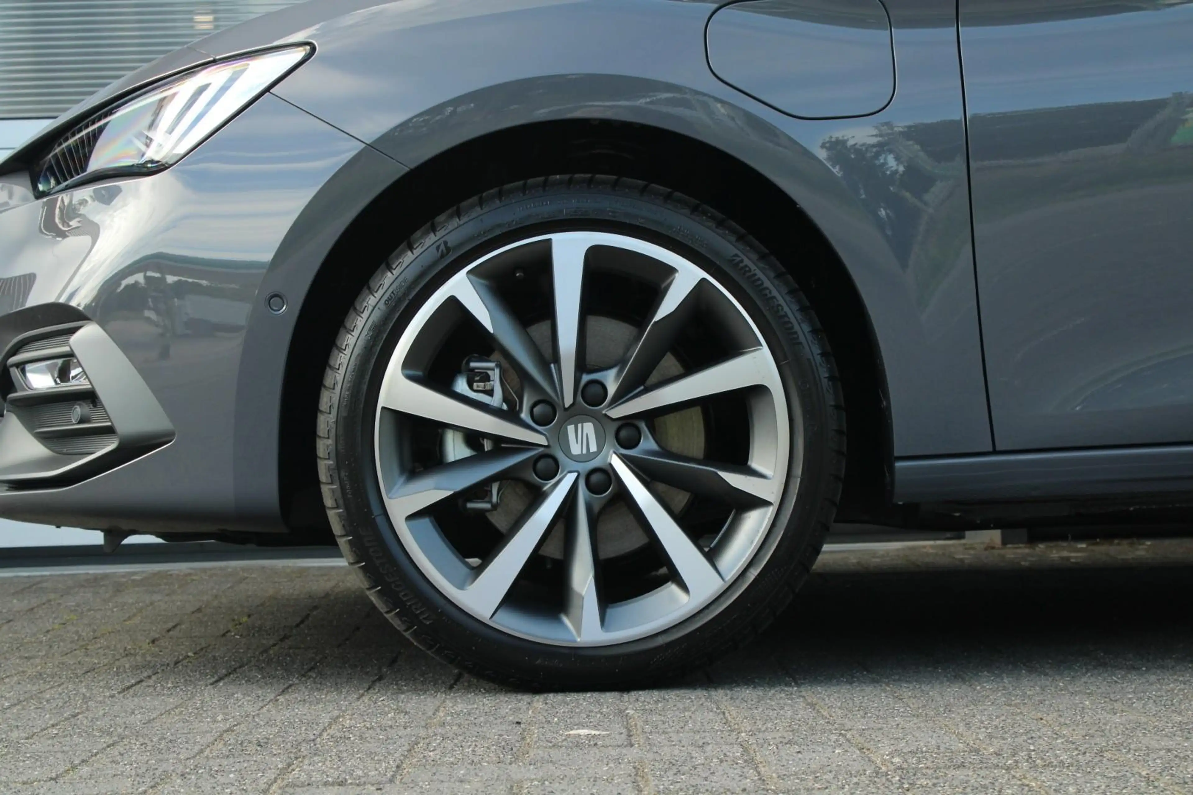 SEAT Leon e-Hybrid 1.5 TSI 204pk DSG FR Business | LMV 18'' | Trekhaa — photo 11