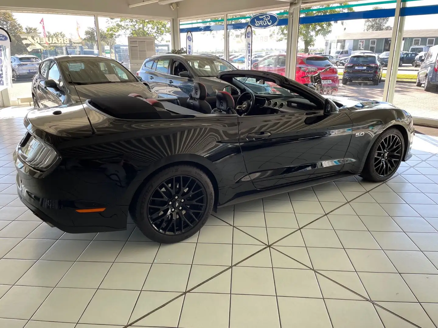 Ford Mustang GT Convertible Black - 2