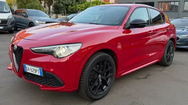 Alfa Romeo Stelvio view 3