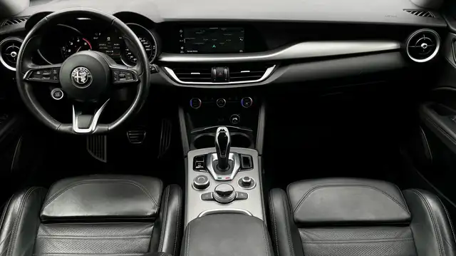 Alfa Romeo Stelvio view 10
