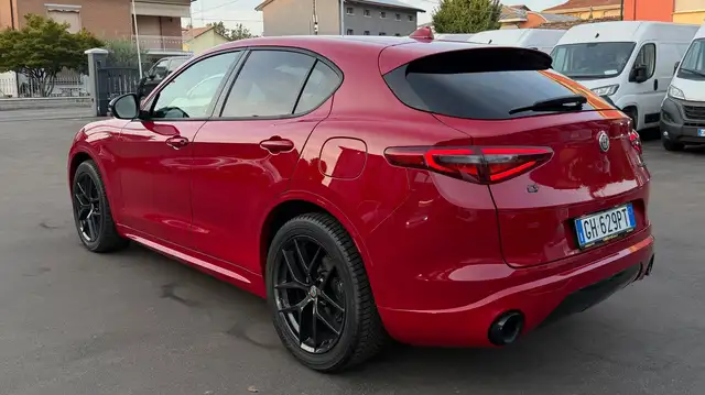 Alfa Romeo Stelvio view 7