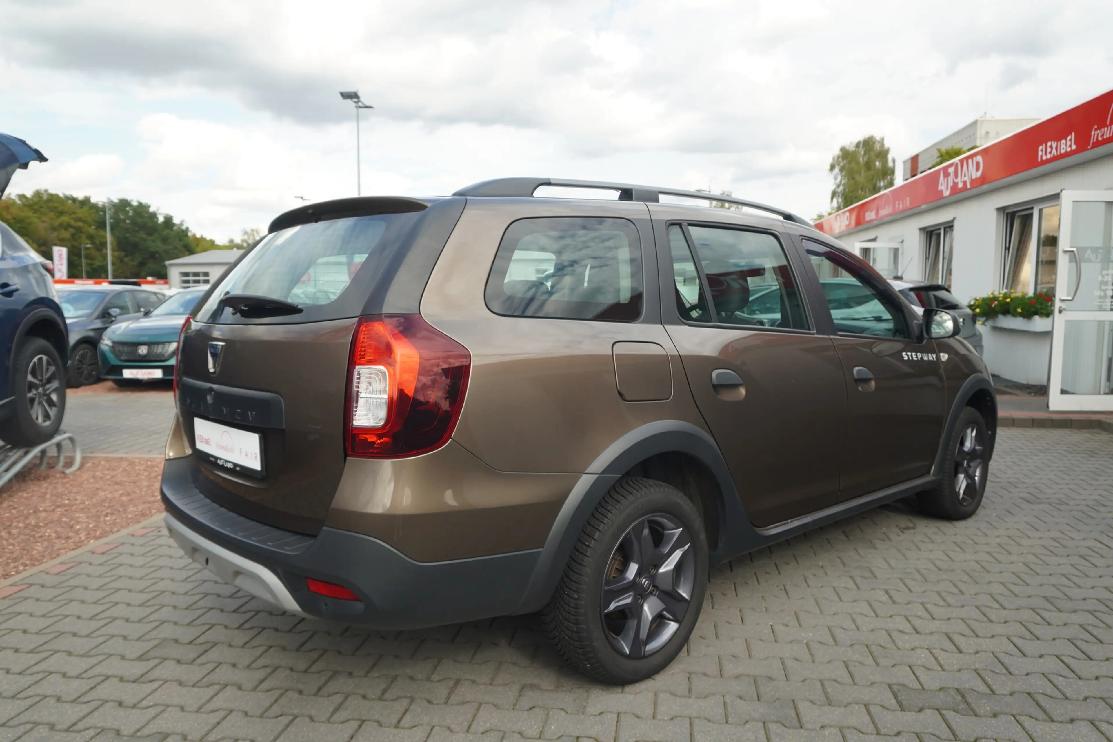 Dacia Logan II MCV Kombi 0.9 TCE Comfort Navi Tempomat — photo 6