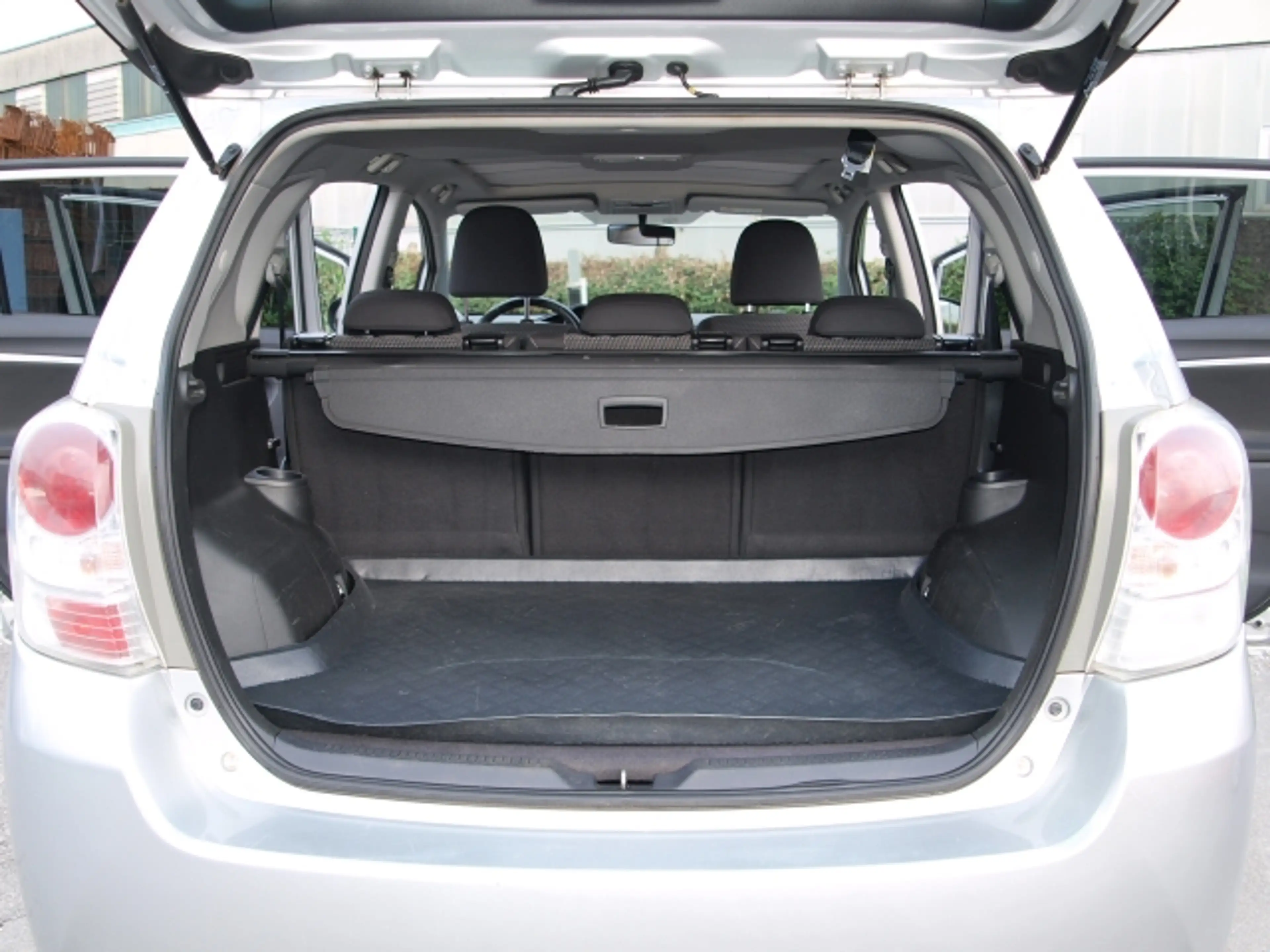 Toyota Verso Verso 1,6 D-4D Active — photo 11