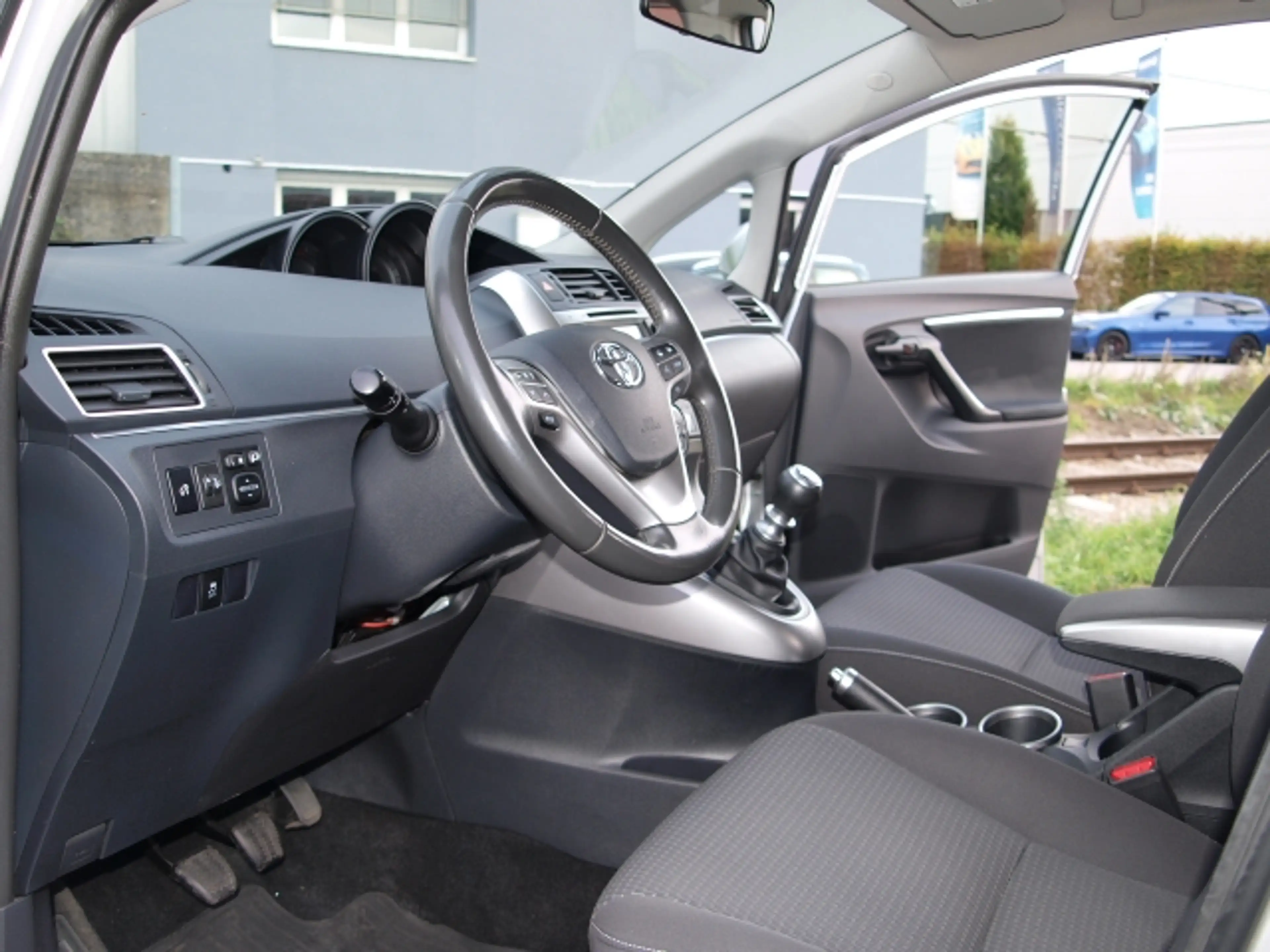 Toyota Verso Verso 1,6 D-4D Active — photo 12