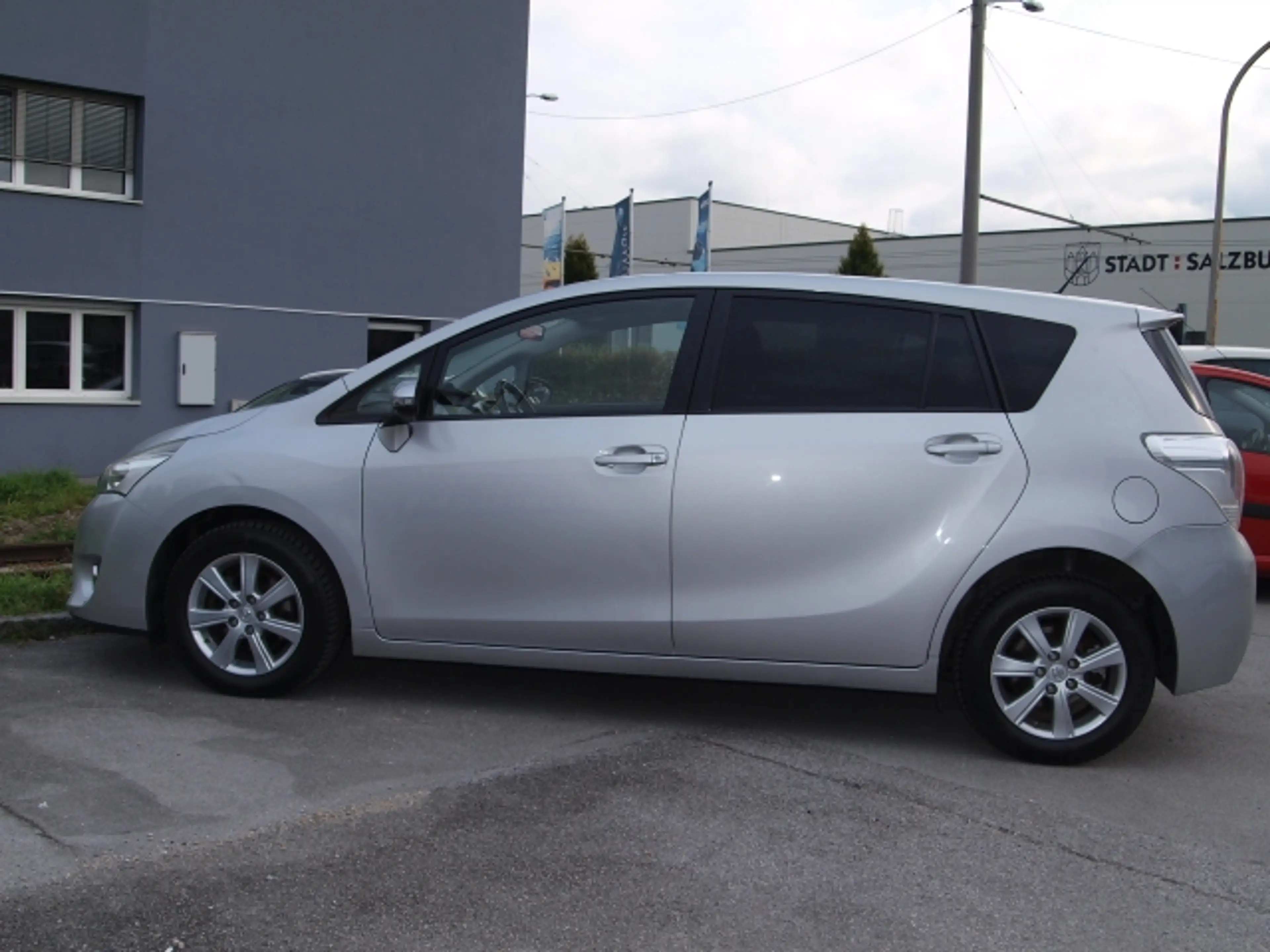 Toyota Verso Verso 1,6 D-4D Active — photo 8