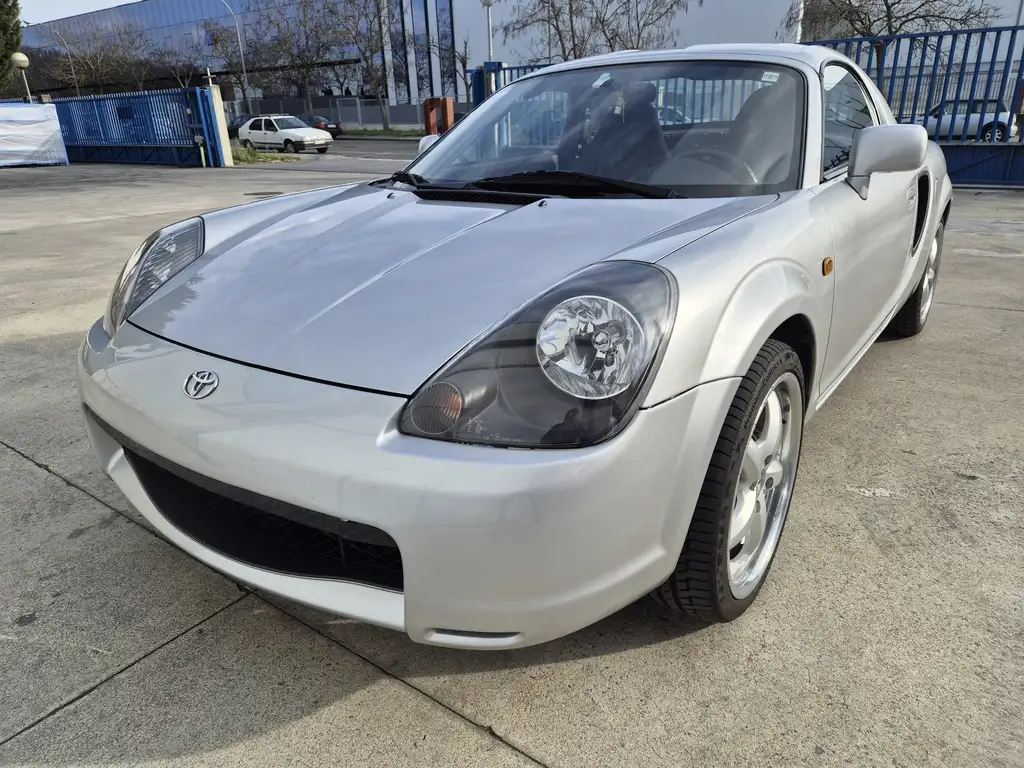 Toyota MR 2 2001 из Европы — купить под ключ