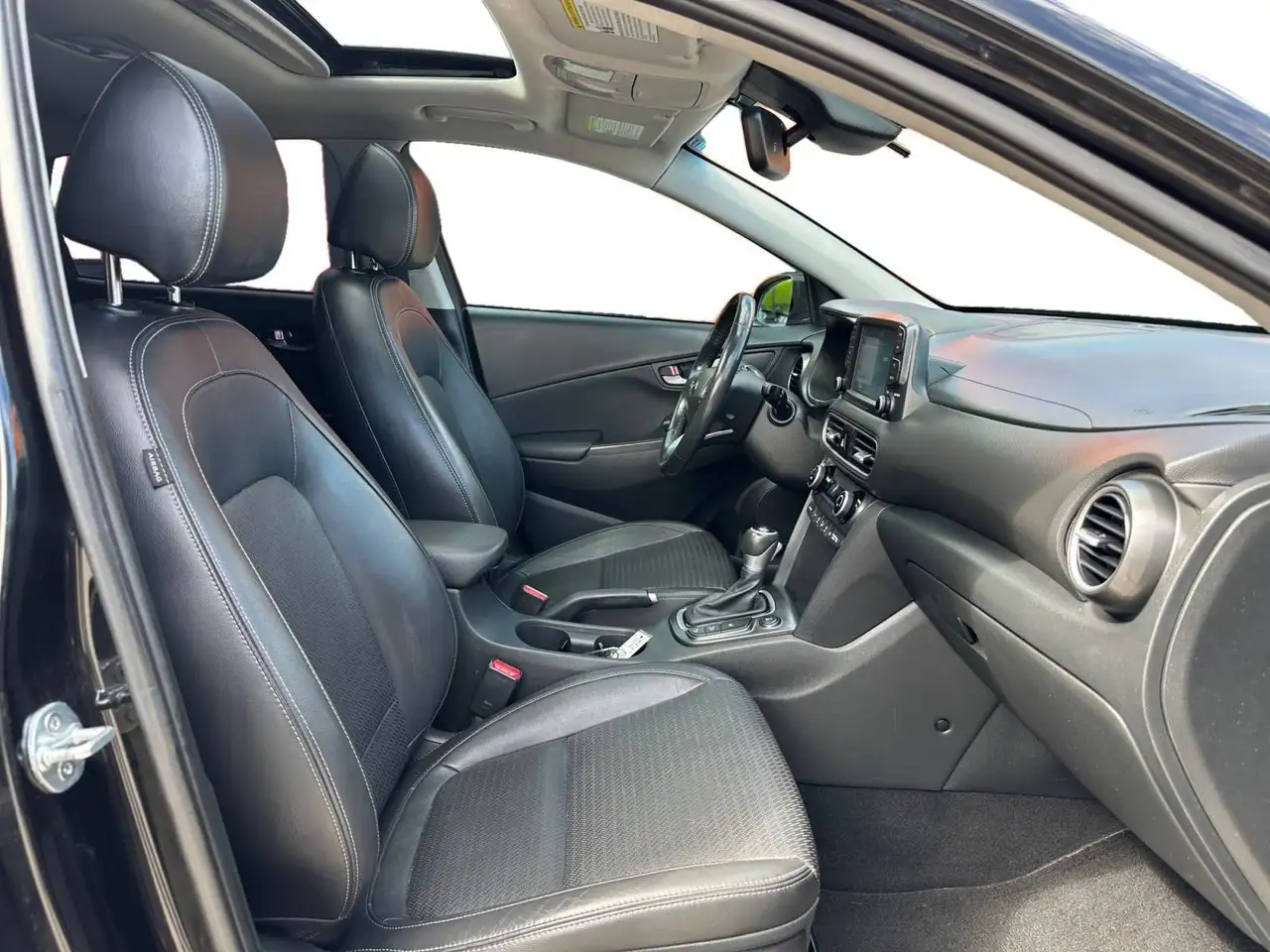 Hyundai KONA photo Hyundai KONA