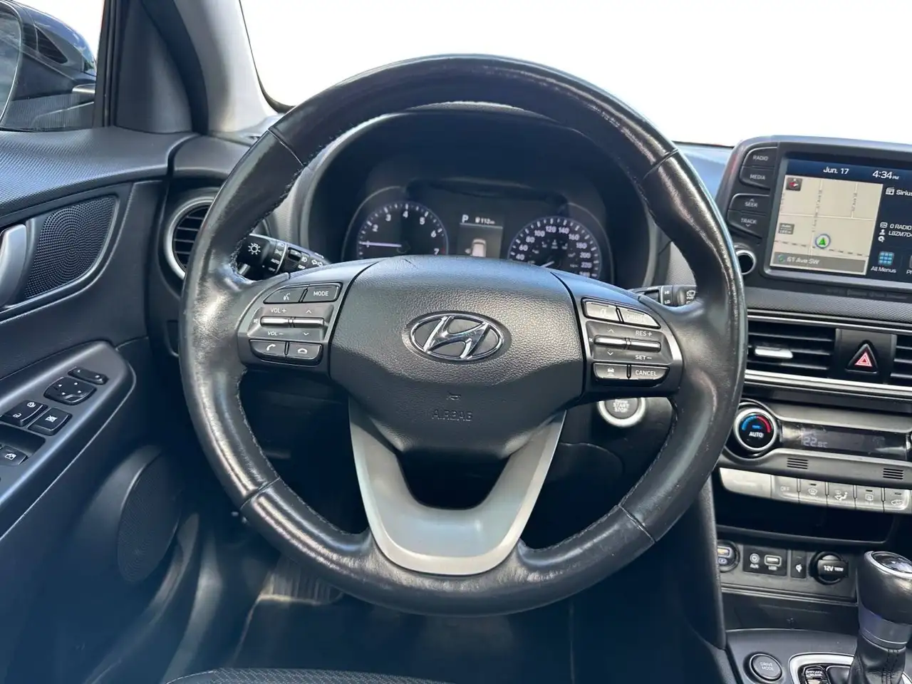 Hyundai KONA photo Hyundai KONA