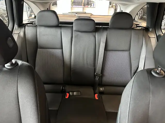Mercedes-Benz C view 12