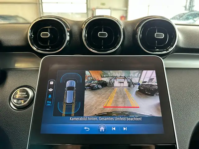 Mercedes-Benz C view 15