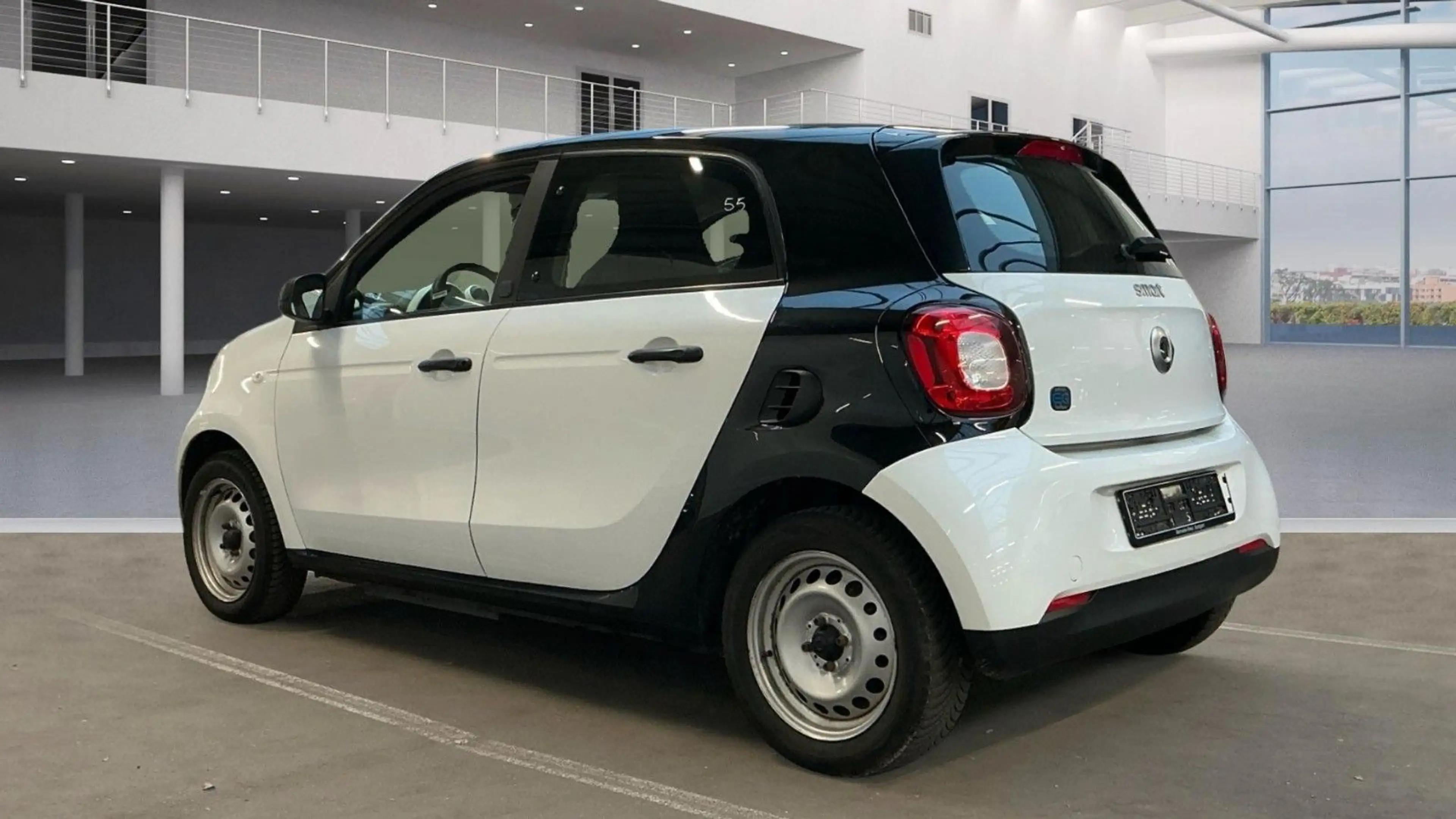 smart forFour electric drive / EQ SHZ*Cool & Audio — photo 4