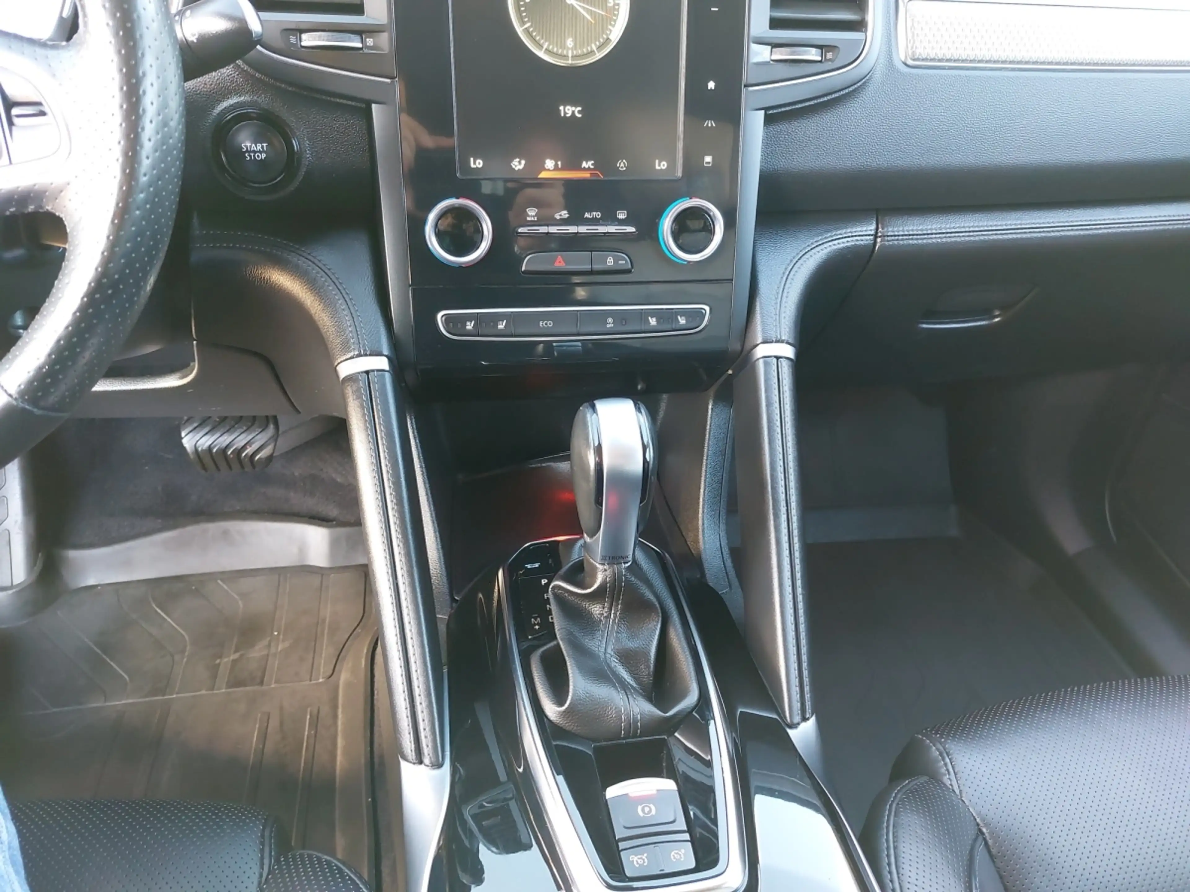 Renault Koleos dCi 175 4WD Initiale X-Tronic Aut. — photo 9