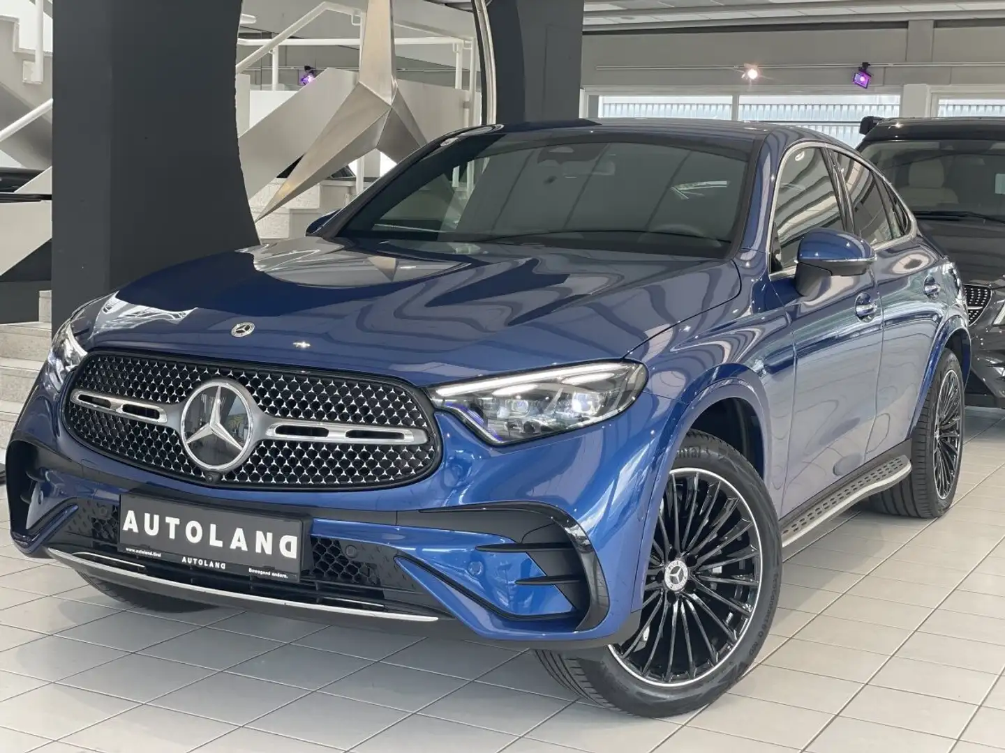 Mercedes-Benz GLC 300 de 4Matic Coupe AMG LINE Blau - 1