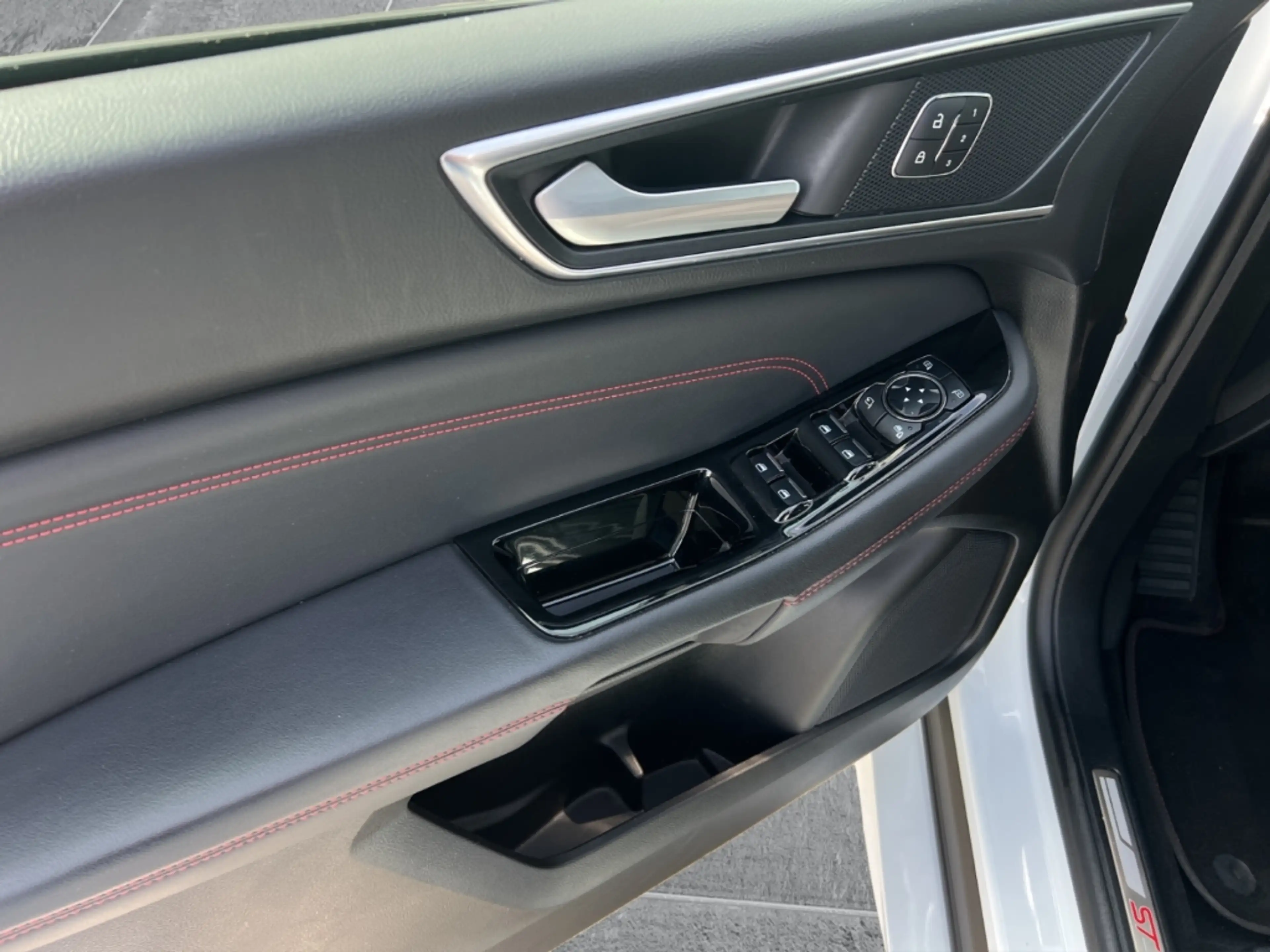 Ford S-Max Hybrid ST-Line/SitzHZ/Panoramadach — photo 9