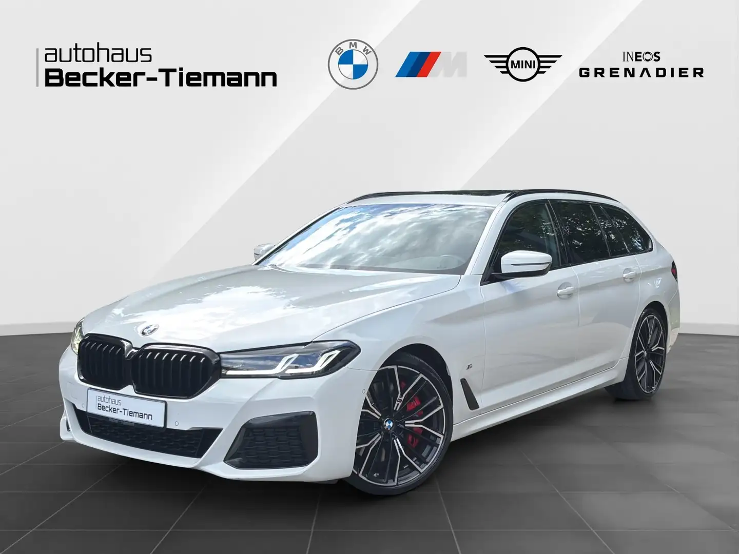 BMW 540 i xDrive Touring M Sport | AHK | M Sportbremse | P White - 1