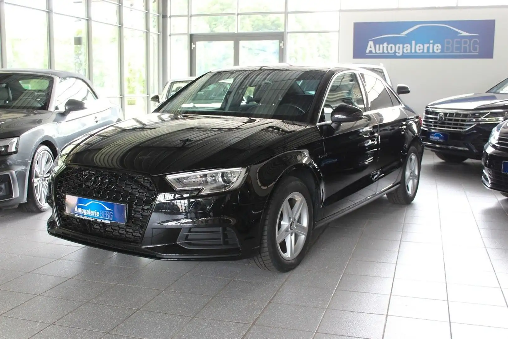 Audi A3 Limousine 2.0 TDi Apple CarPlay PDC plus Schwarz - 1