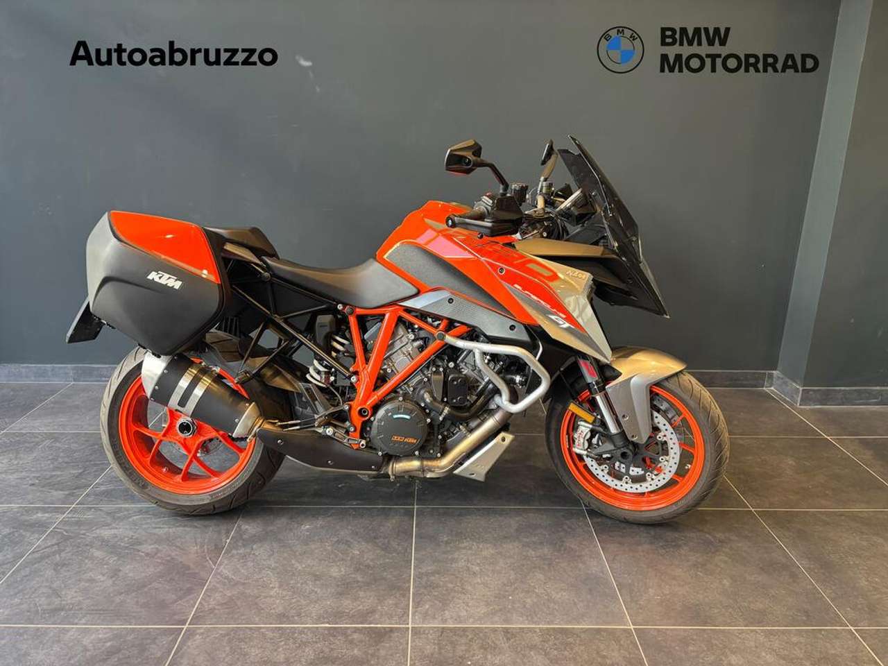 KTM 1290 Super Duke R GT my16