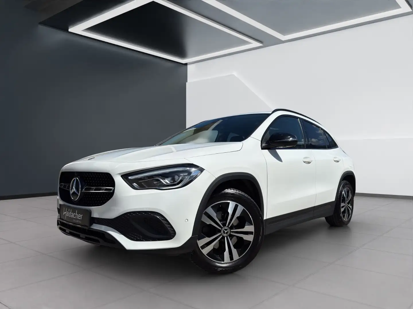 Mercedes-Benz GLA 200 d 4MATIC Progressive PTS Shz LED Ambi Weiß - 2