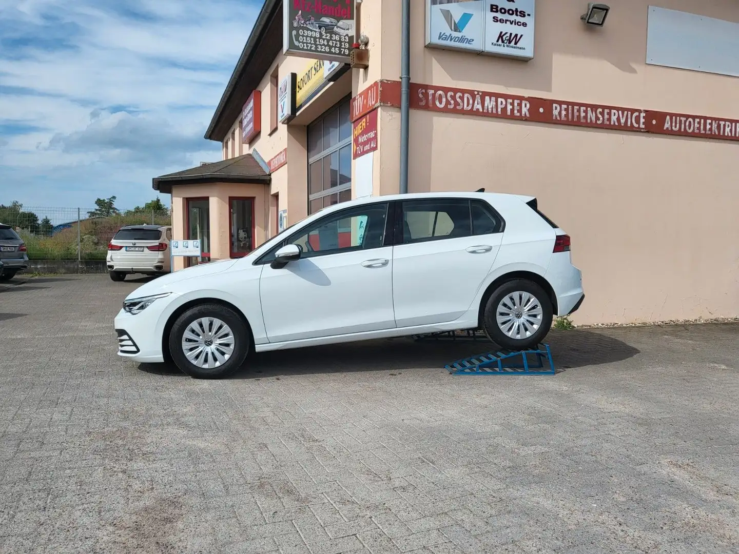 Volkswagen Golf VIII Lim. Basis**1.Hand**84 Tkm** Weiß - 2