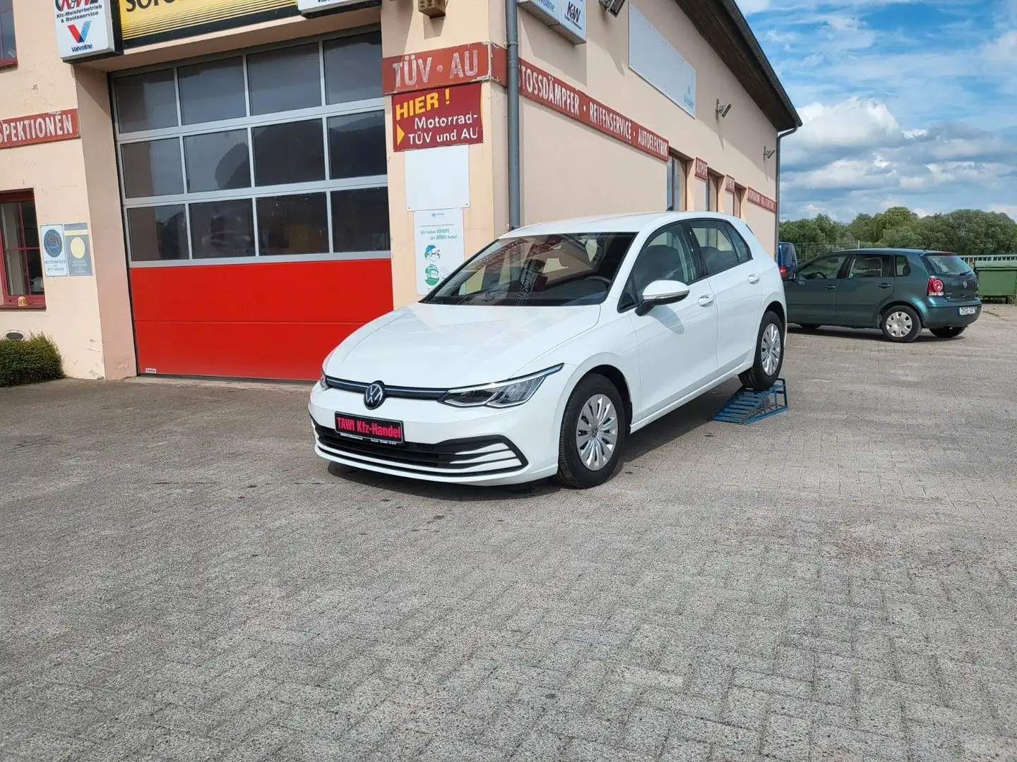 Volkswagen Golf VIII Lim. Basis**1.Hand**84 Tkm** Weiß - 1