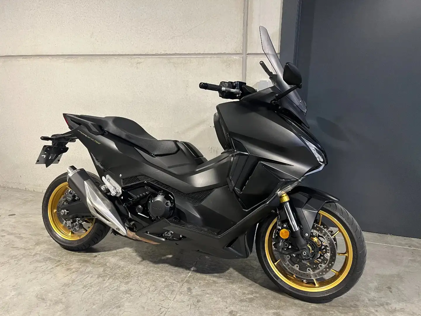 Honda Forza 750 luxescooter in prachtige kleurstelling - 1
