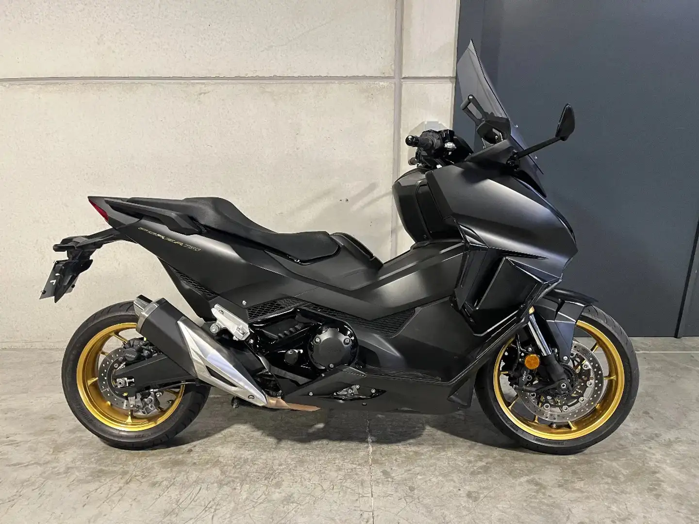 Honda Forza 750 luxescooter in prachtige kleurstelling - 2