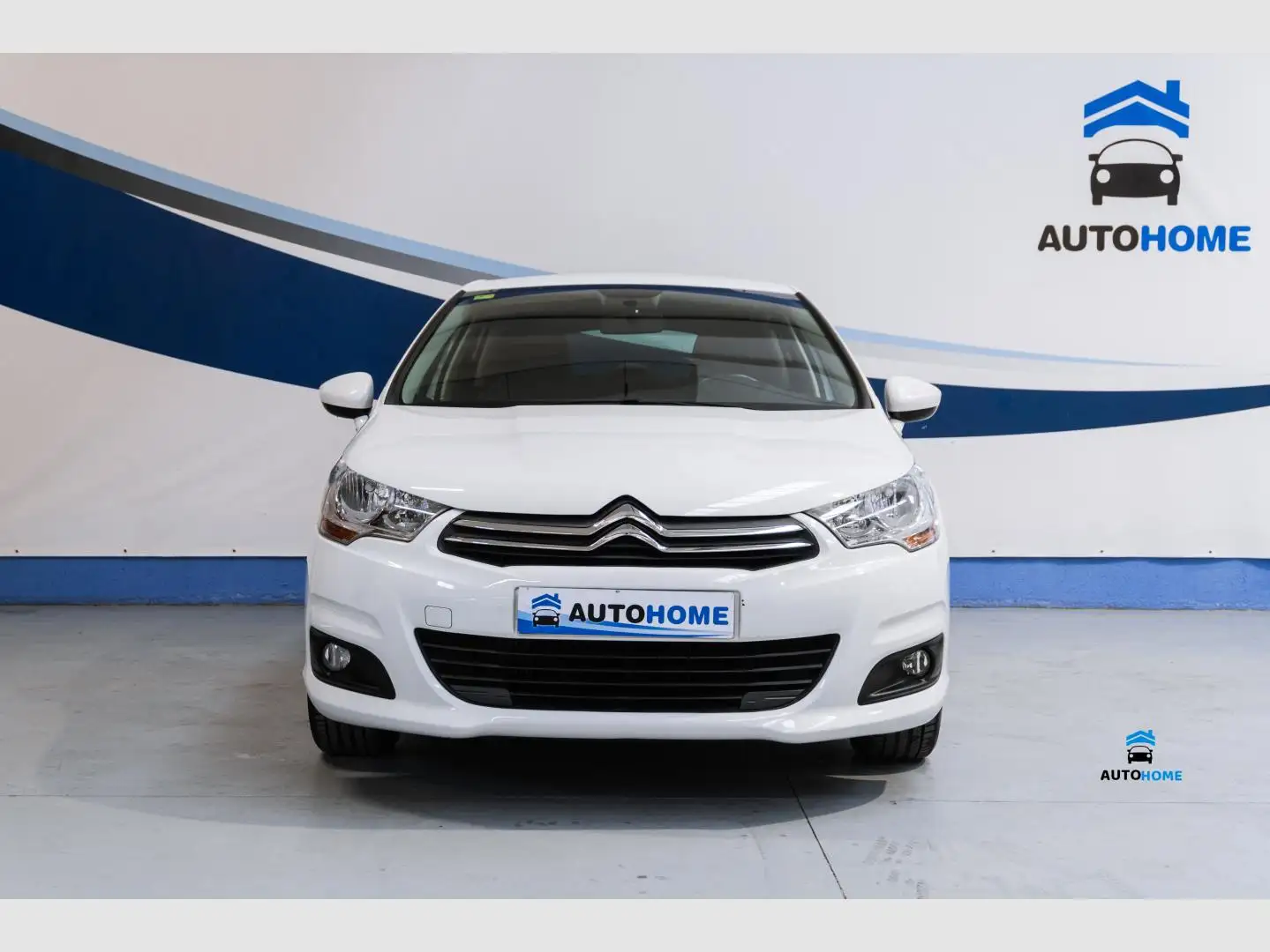 Citroen C4 1.2 PureTech Live 110 Wit - 1