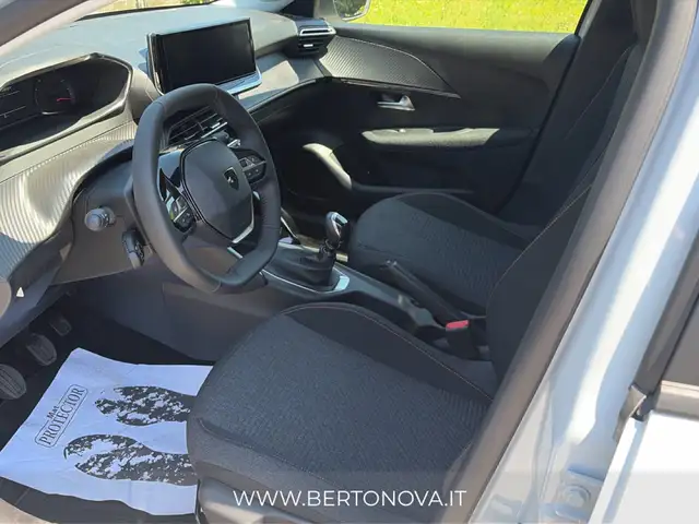 Peugeot 208 view 7