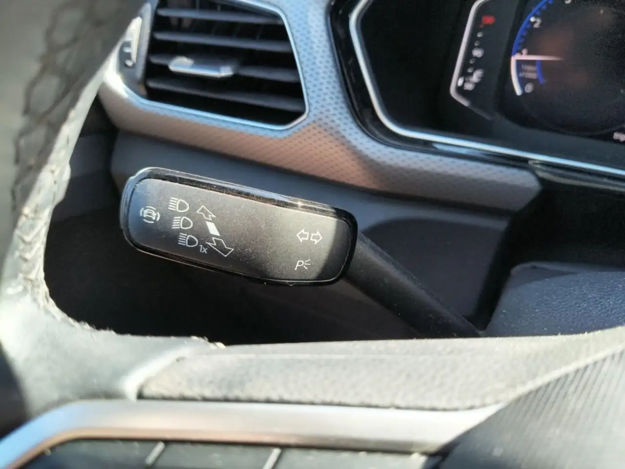 Volkswagen T-Cross 1.0TSI Active+LED+NAVI+AHK+KAMERA+TEMPO, миниатюра 25