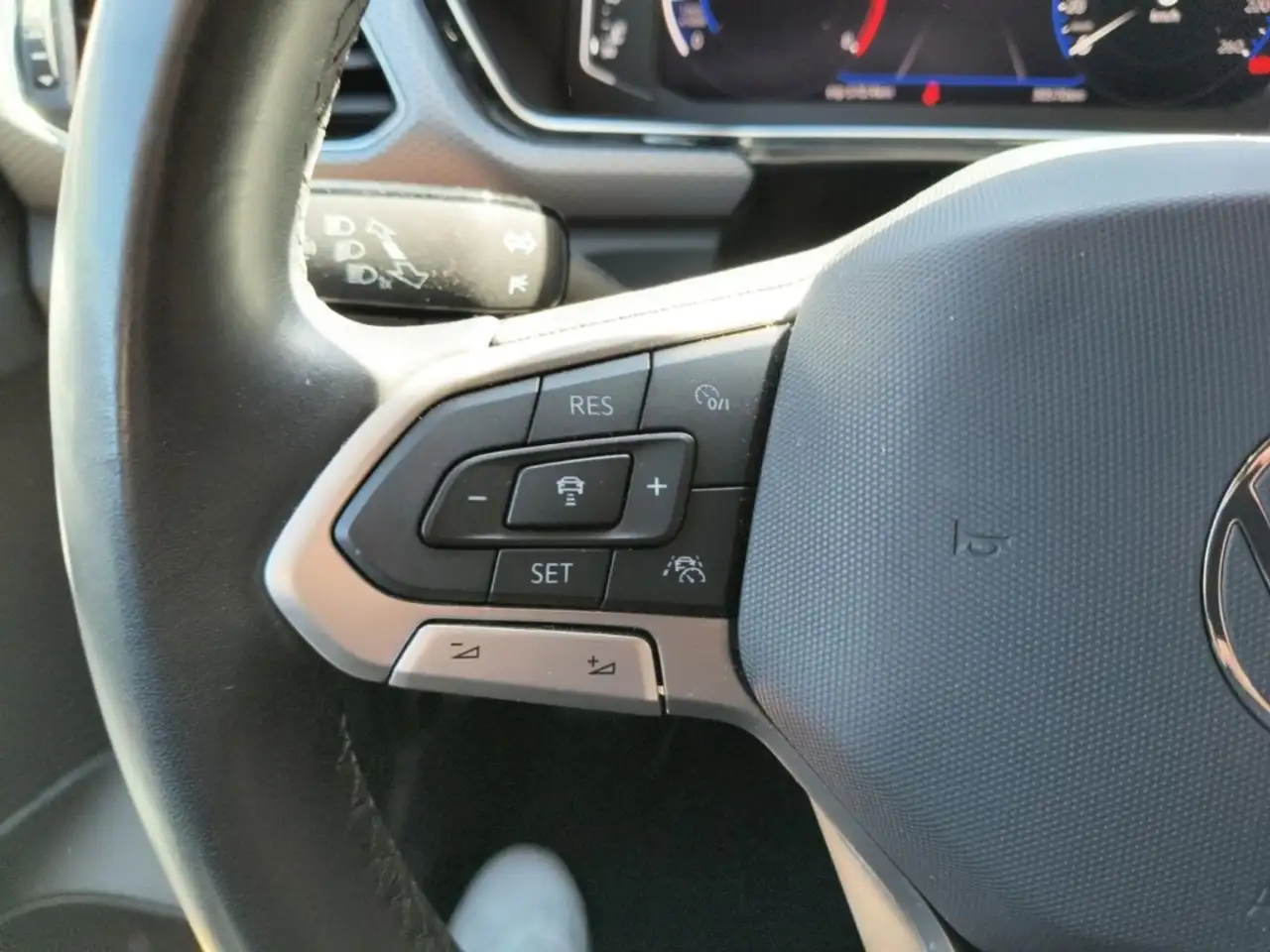 Volkswagen T-Cross 1.0TSI Active+LED+NAVI+AHK+KAMERA+TEMPO, миниатюра 23