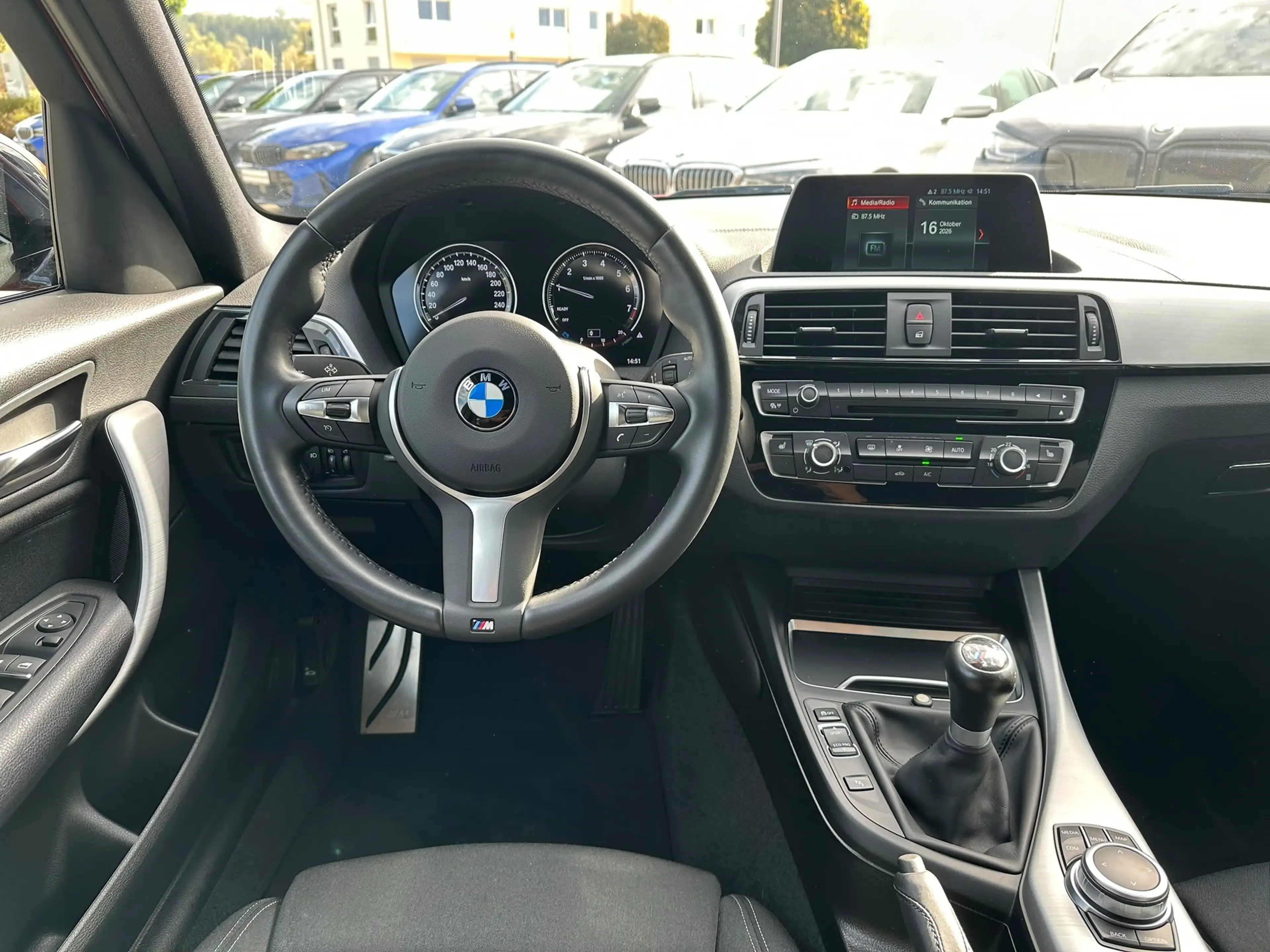 BMW 118 i Edition M Sport Shadow LED Tempo Navi — photo 9