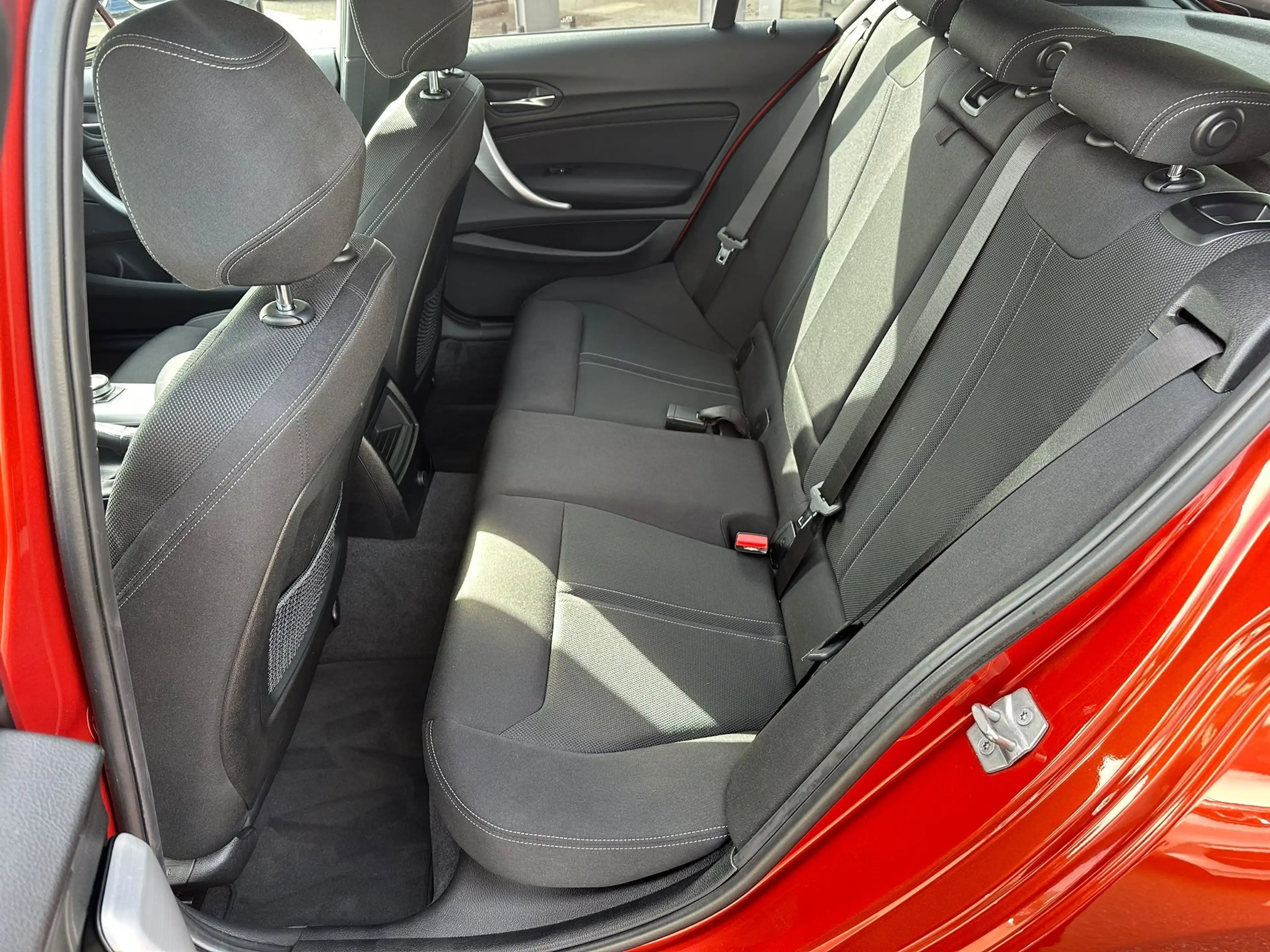 BMW 118 i Edition M Sport Shadow LED Tempo Navi — photo 11