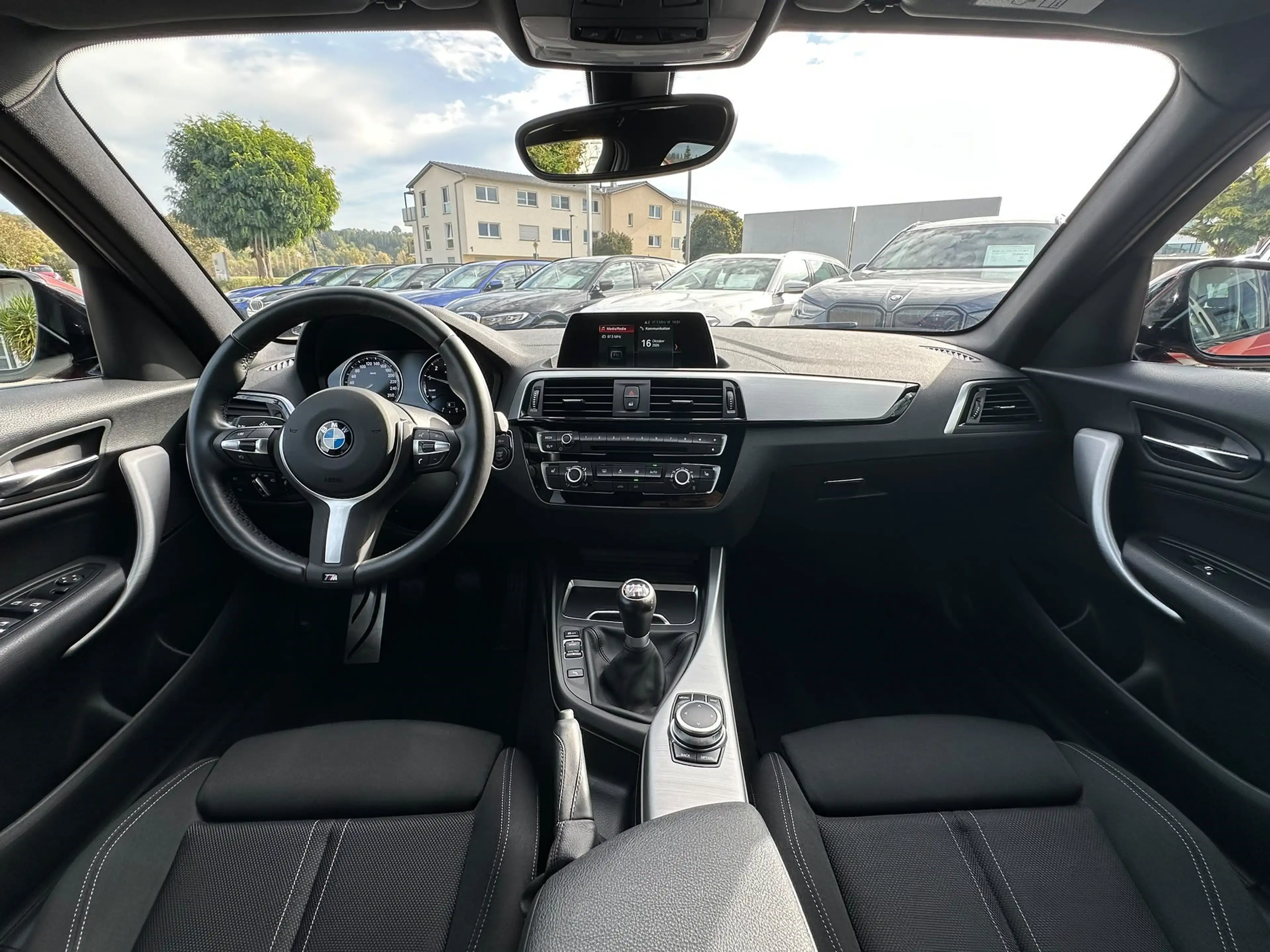 BMW 118 i Edition M Sport Shadow LED Tempo Navi — photo 8