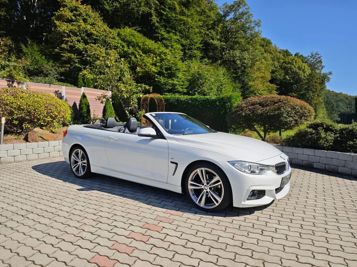 BMW 420 420d Cabrio M Sport Aut. Weiß - 1