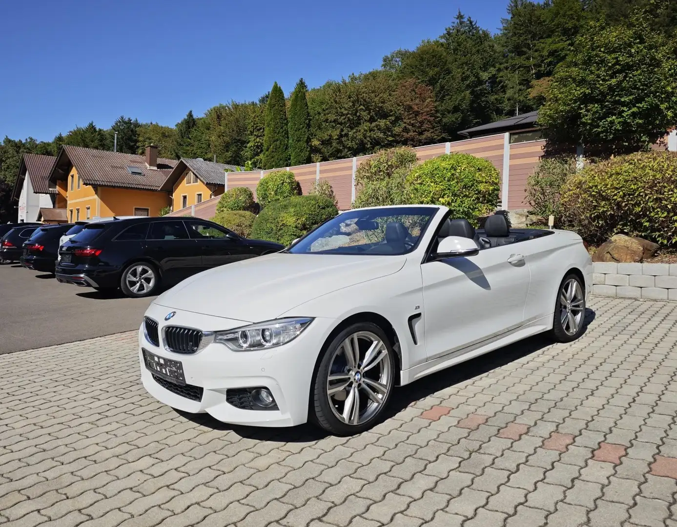 BMW 420 420d Cabrio M Sport Aut. Weiß - 2