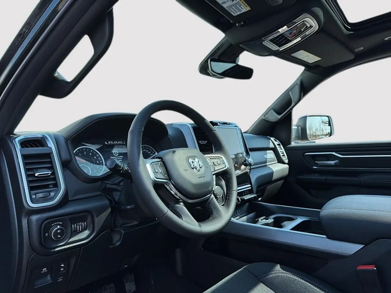 RAM 1500 снимка RAM 1500
