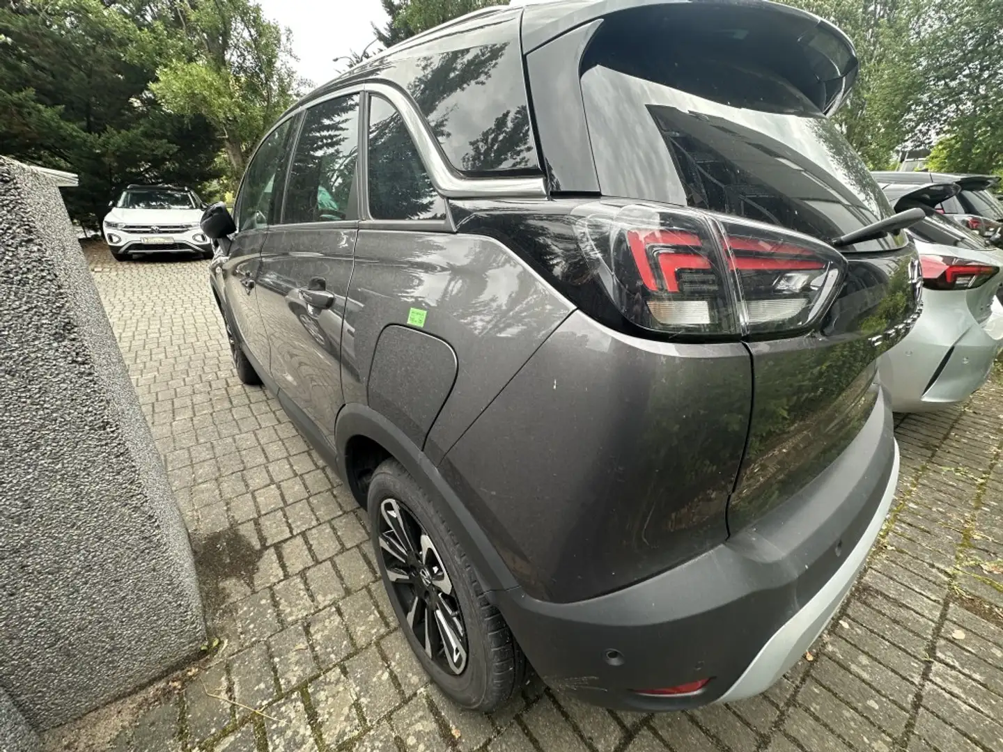 Opel Crossland 1.2 Elegance AT Navi+LED+Pano+R-Kam+DAB+ Grau - 2